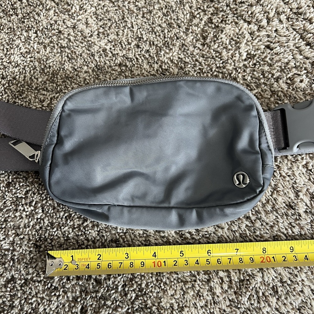 Lululemon Everywhere Fanny Pack Waist Bag Belt Bag Silver Gray